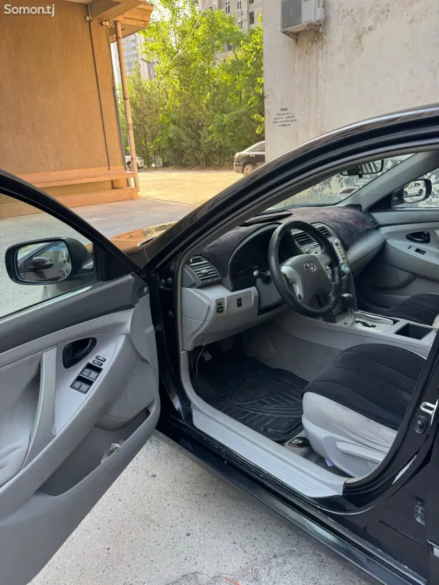 Toyota Camry 2009 · 2.4 AT