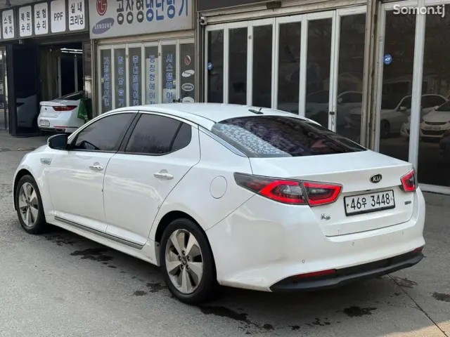 Kia K5 2014 · 2.0 AT