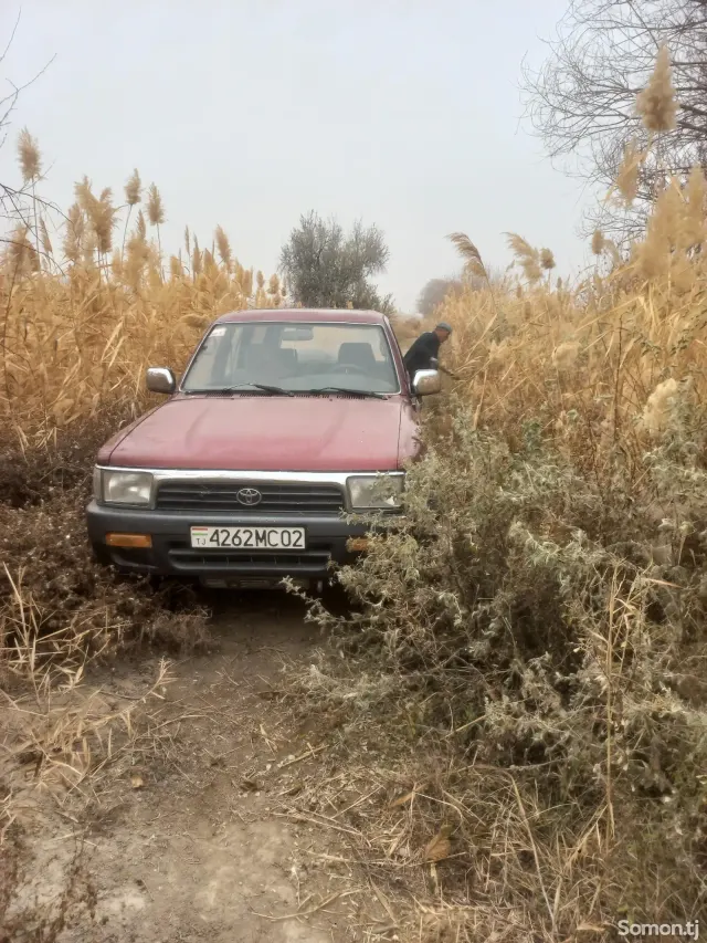 Toyota Hilux Surf 1994 · 2.5 AT