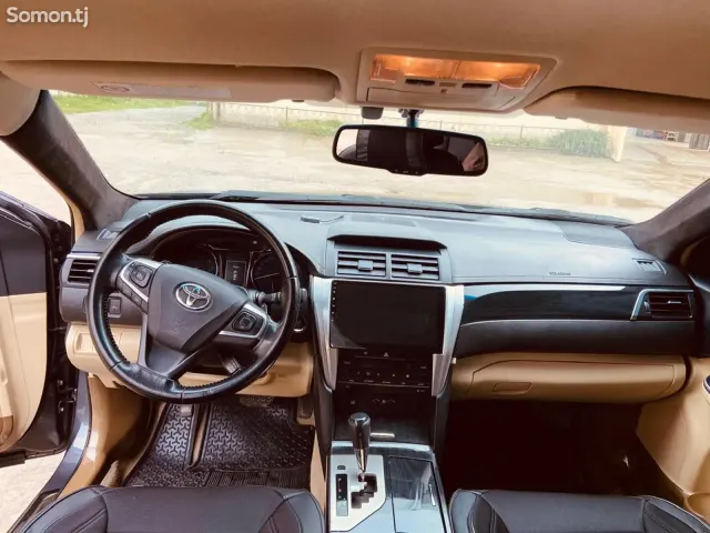 Toyota Camry 2016 · 2.5 AT