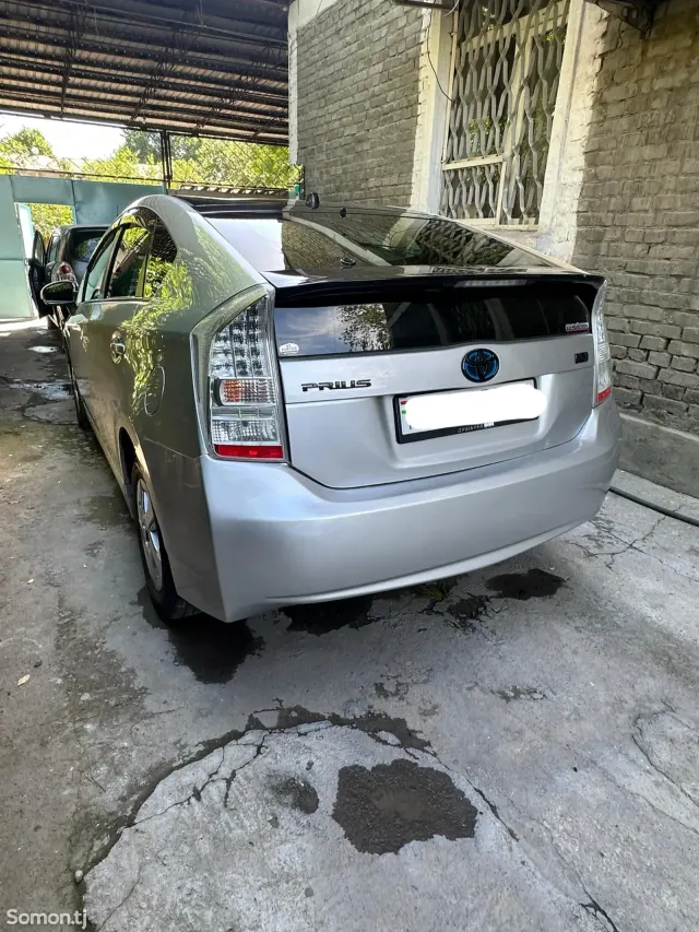 Toyota Prius 2010 · 1.8 AT