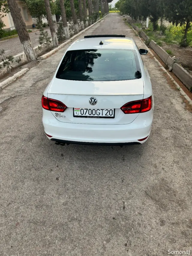 Volkswagen Jetta 2012 · 2.0 AT