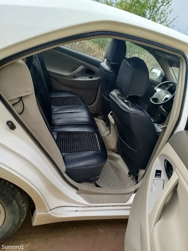 Toyota Camry 2008 · 2.4 AT