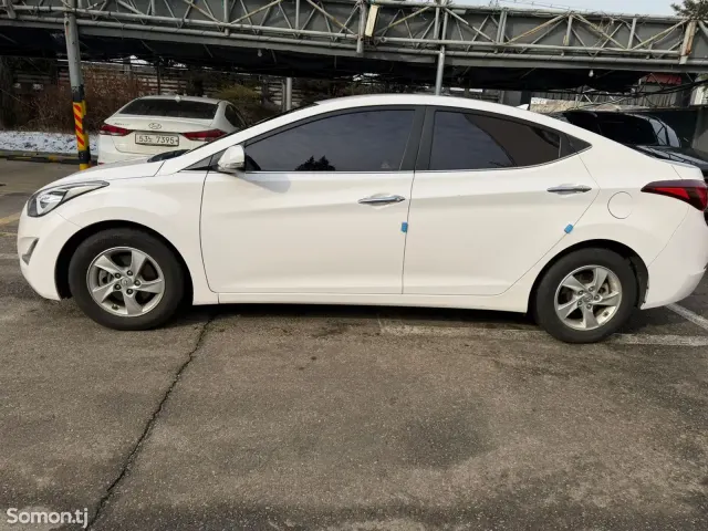 Hyundai Avante 2015 · 1.6 AT