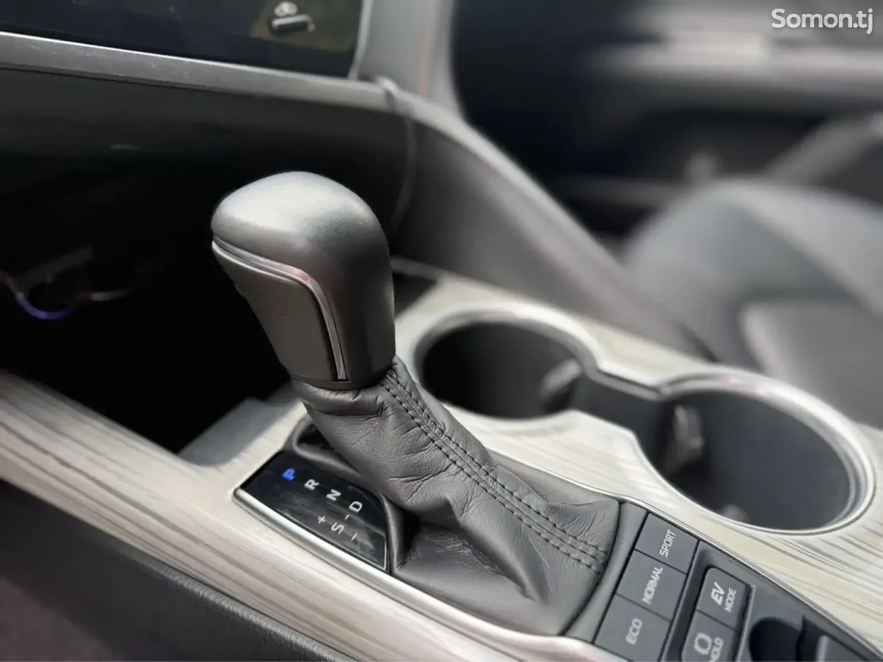 Toyota Camry 2018 · 2.5 AT