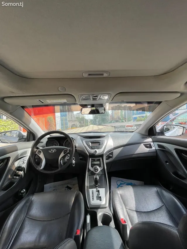 Hyundai Avante 2011 · 1.6 AT