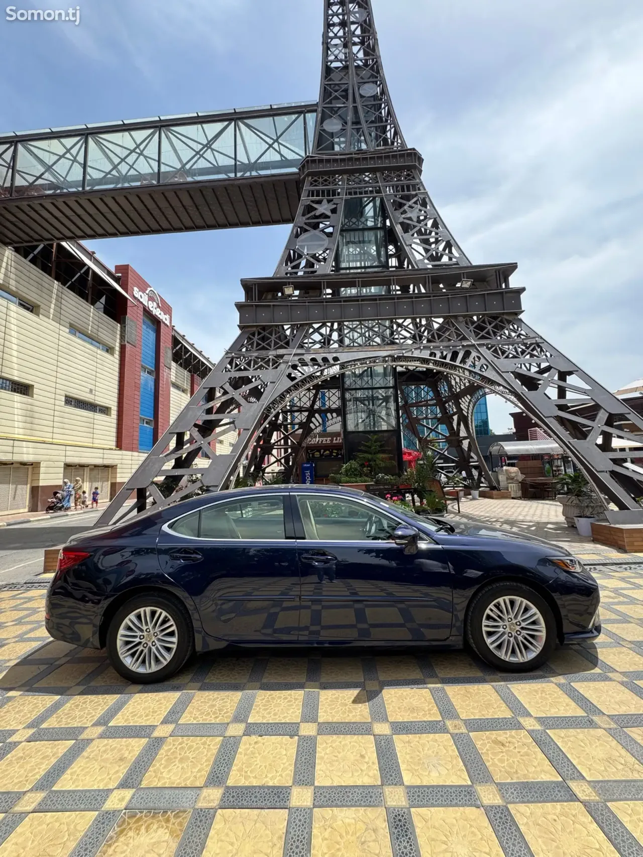 Lexus ES series 2014 · 3.5 AT
