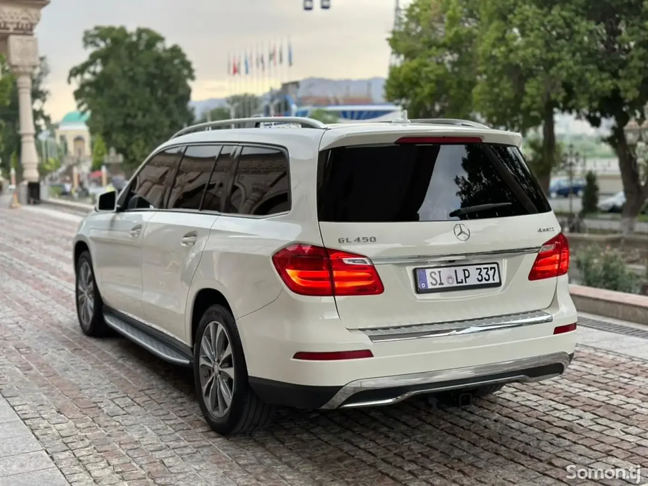 Mercedes-Benz GL class 2013 · 4.5 AT