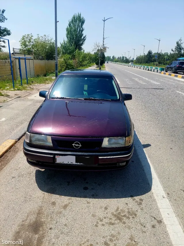 Opel Vectra A 1994 · 1.6 MT