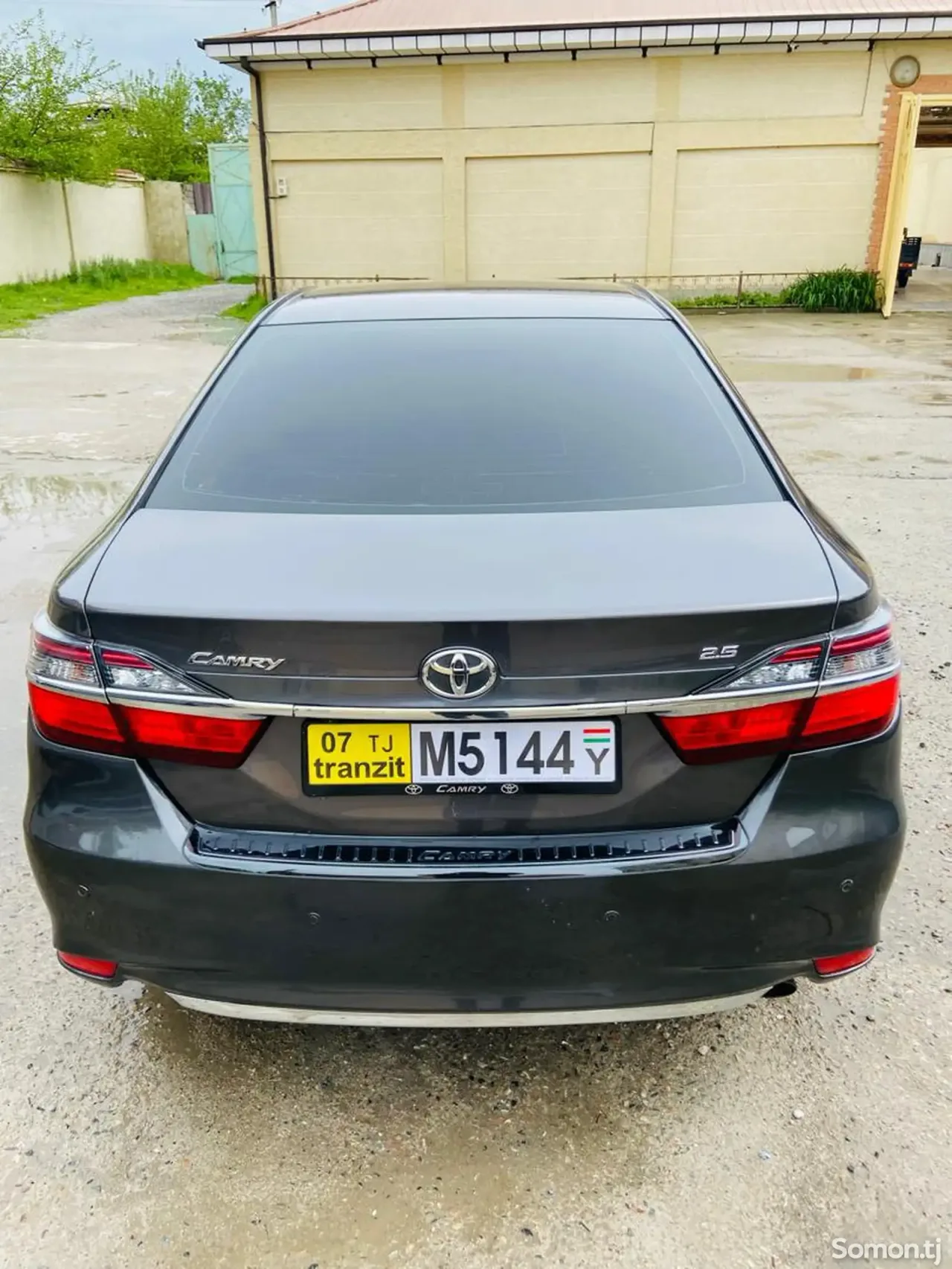 Toyota Camry 2016 · 2.5 AT
