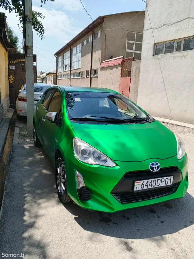 Toyota Aqua 2015 · 1.5 AT