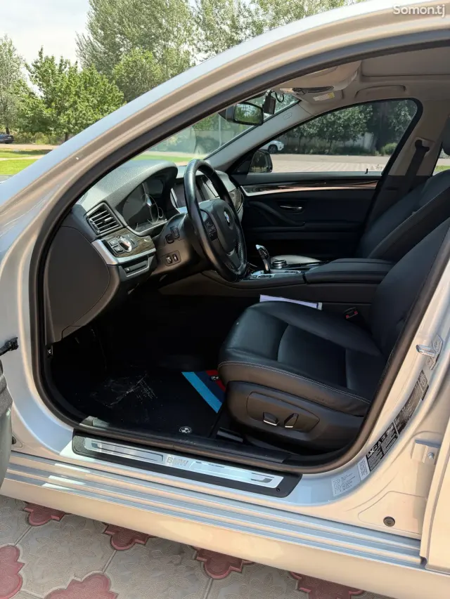 BMW 5 series 2015 · 2.0 AT