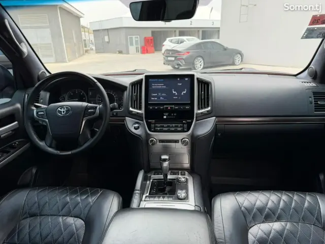 Toyota Land Cruiser 2018 · 4.5 AT