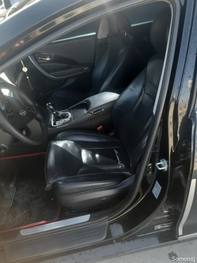 Hyundai Grandeur 2014 · 2.4 AT