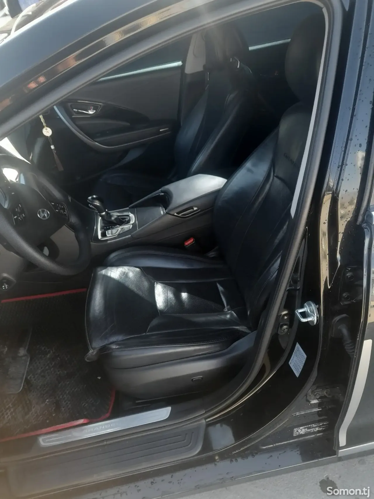 Hyundai Grandeur 2014 · 2.4 AT