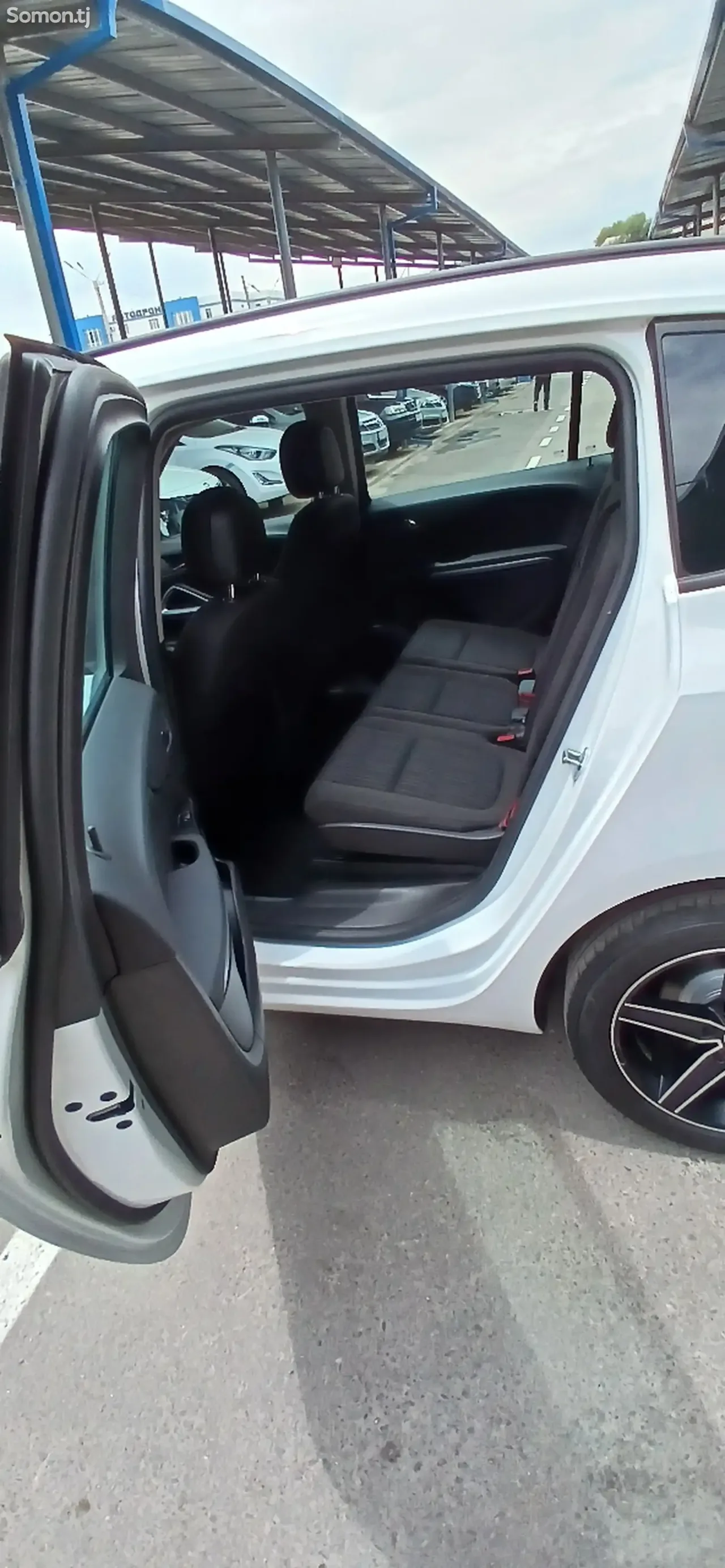 Opel Zafira 2015 · 1.6 MT