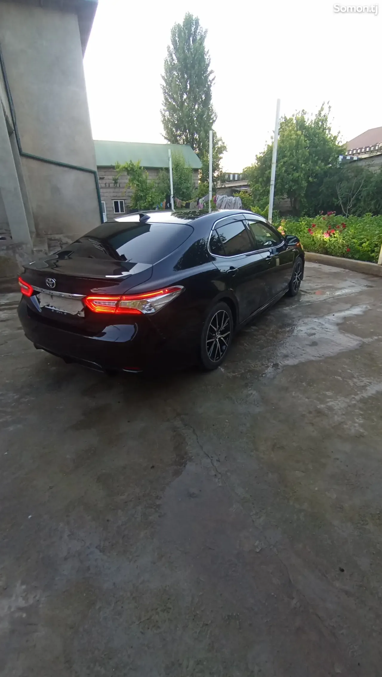 Toyota Camry 2018 · 2.5 AT