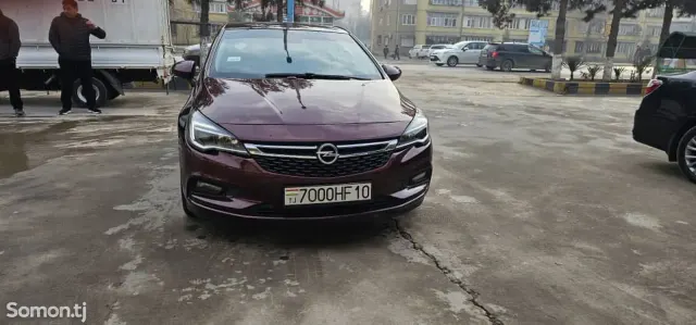 Opel Astra K 2017 · AT