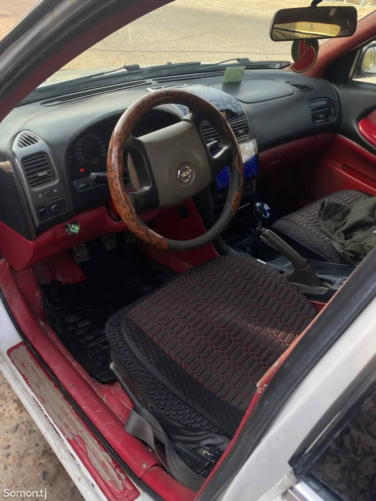Nissan Maxima 2002 · 3.0 MT