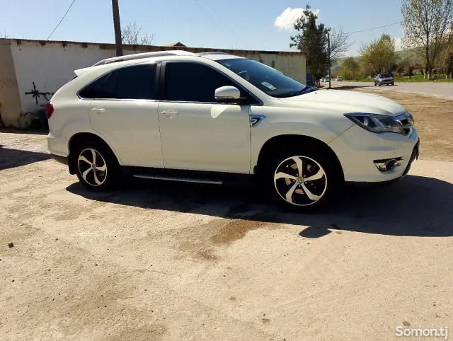 BYD S7 2015 · 2.0 AT