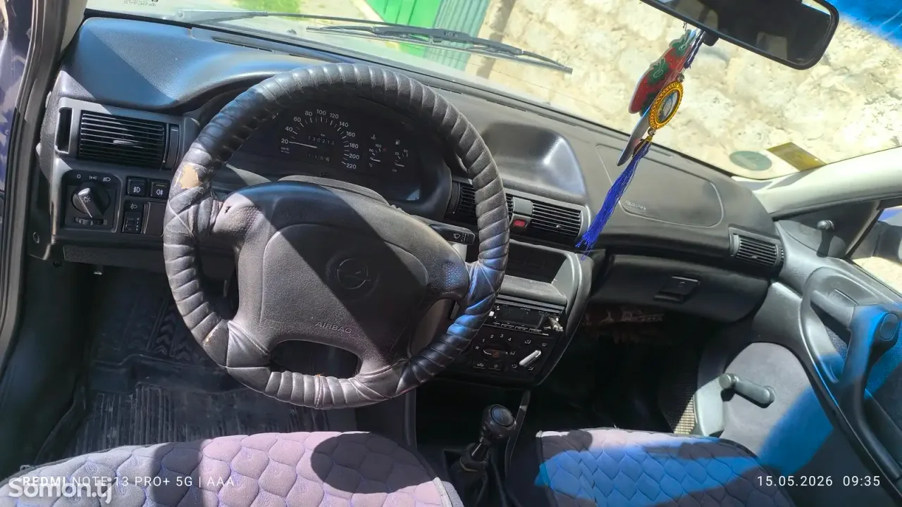 Opel Astra F 1998 · 1.6 MT