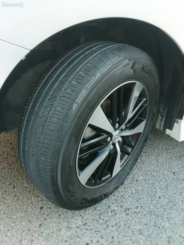 Toyota Wish 2015 · 1.8 AT