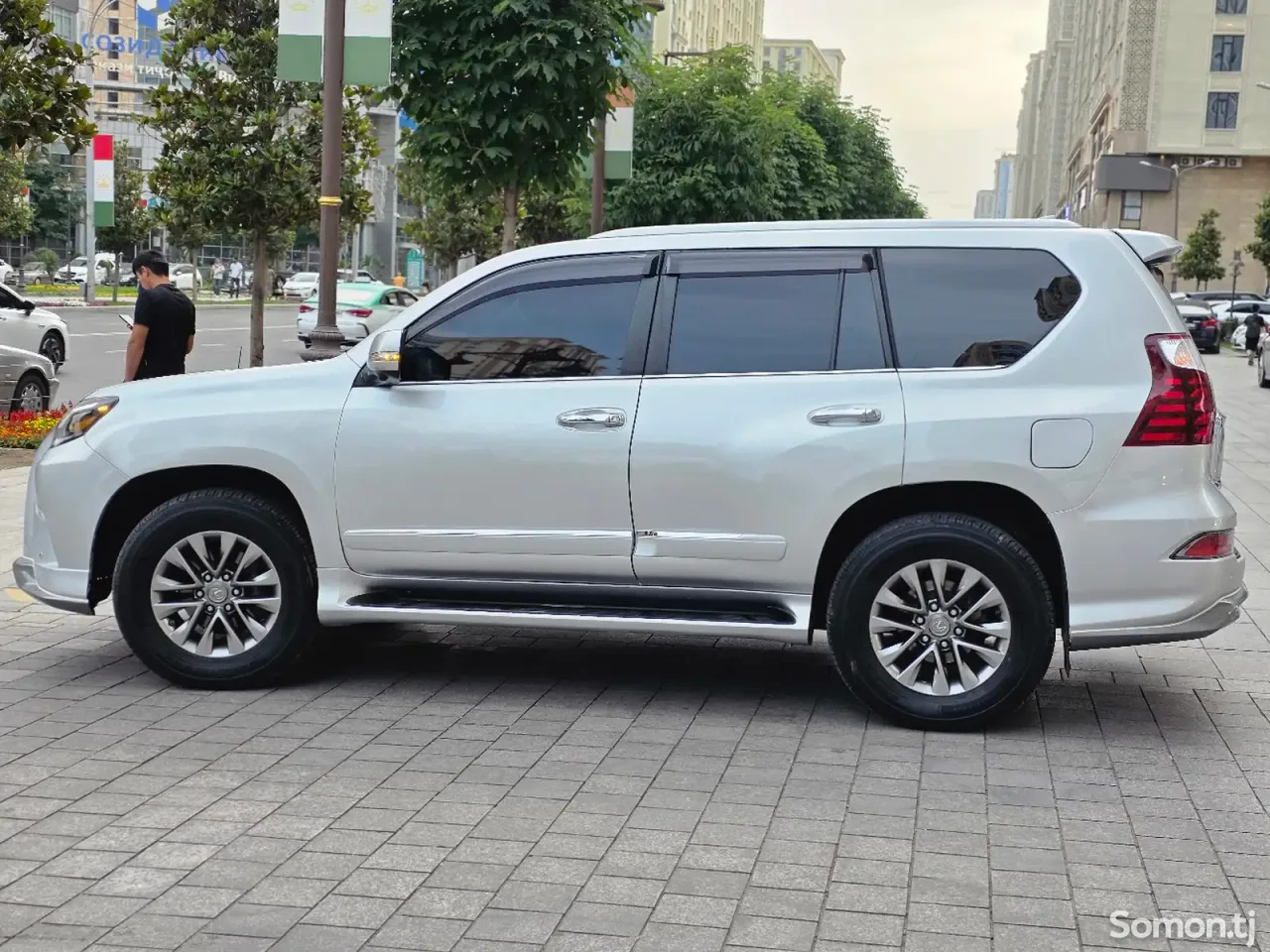 Lexus GX series 2016 · 4.6 AT
