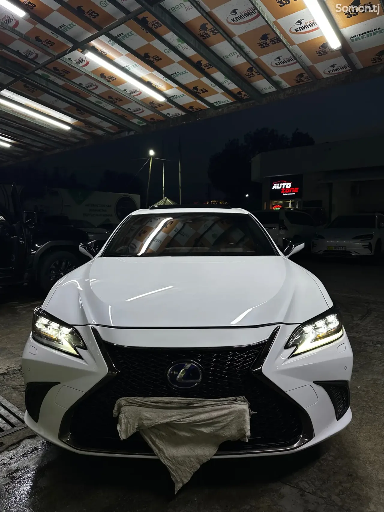 Lexus ES series 2019 · 3.0 AT