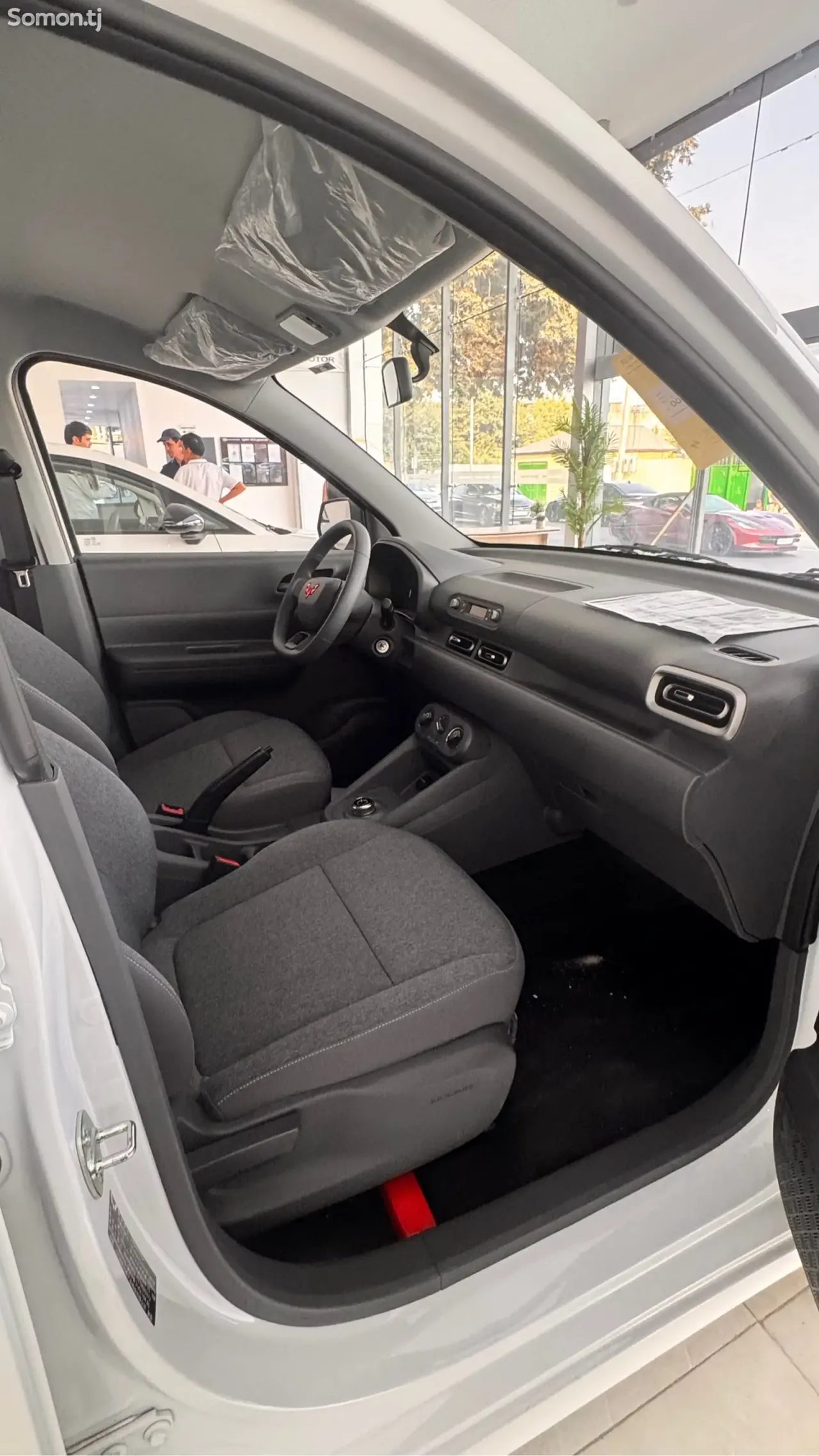 Wuling Hongguang 2024 · AT