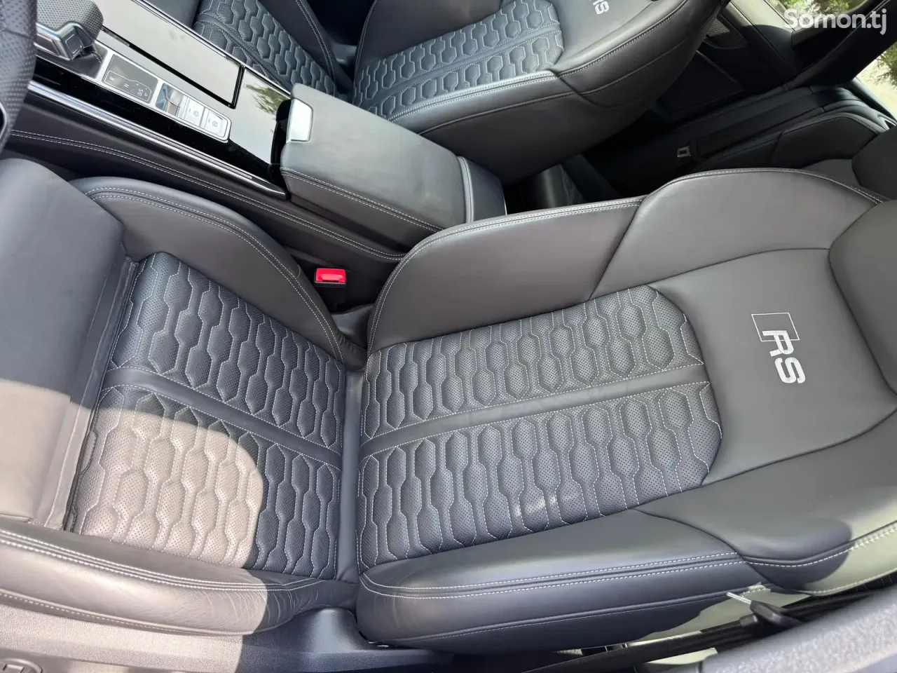 Audi RS6 2026 · 4.0 AT