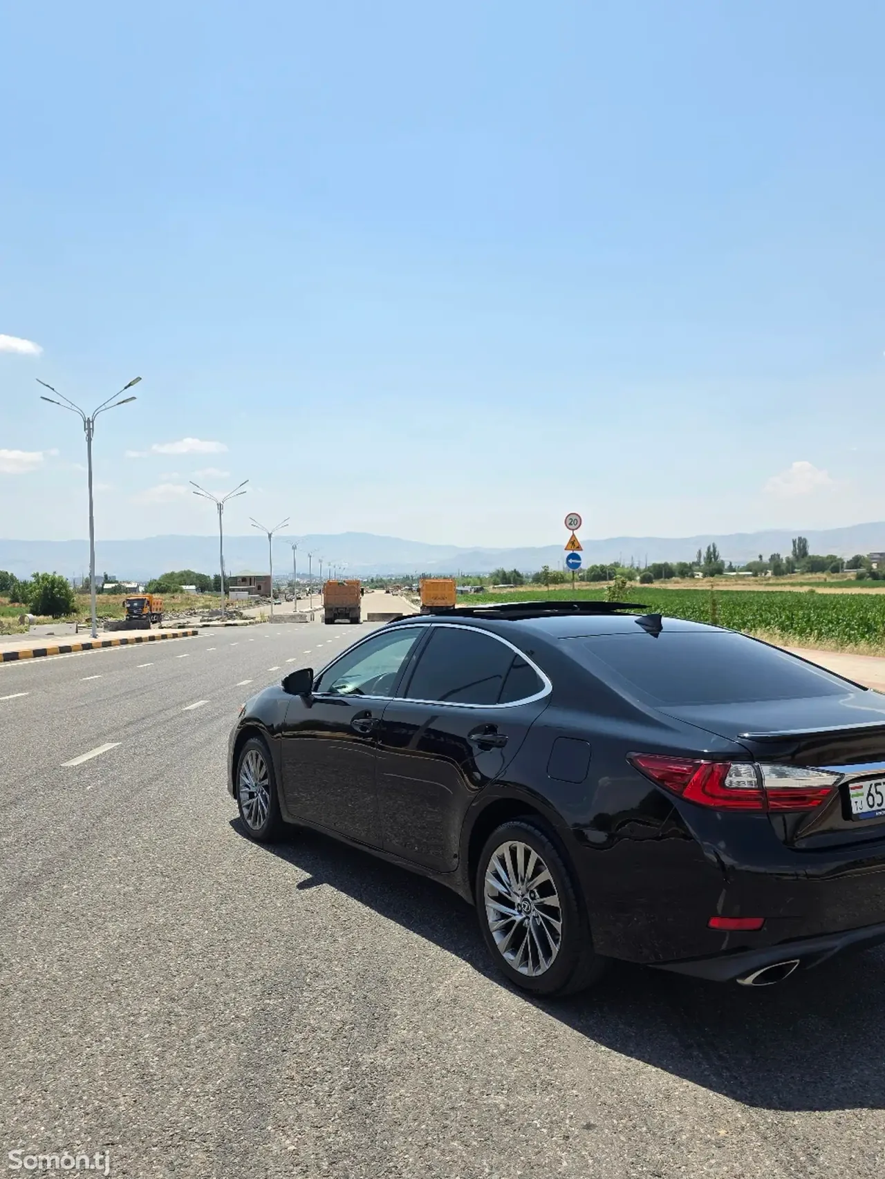 Lexus ES series 2016 · 3.5 AT