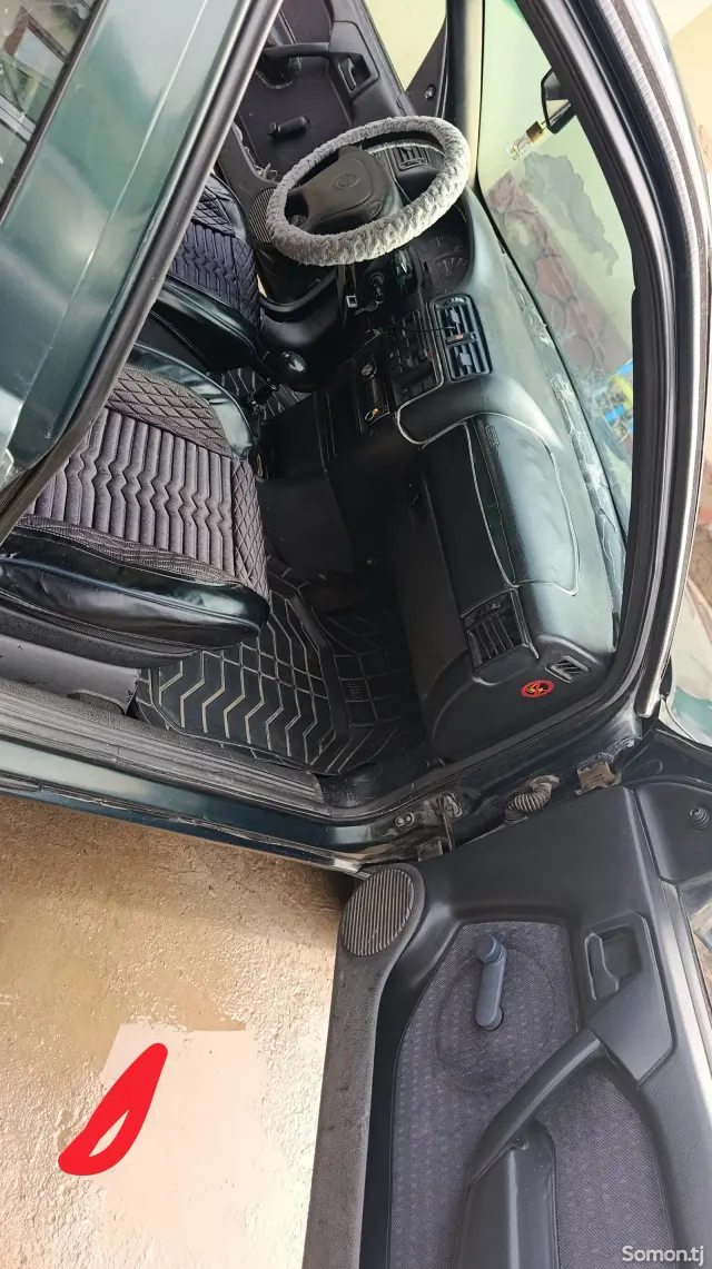 Opel Vectra A 1995 · 1.6 MT