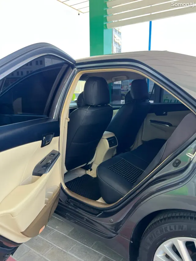 Toyota Camry 2016 · 2.5 AT