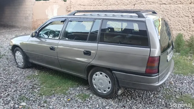 Opel Astra F 1996 · 1.6 MT