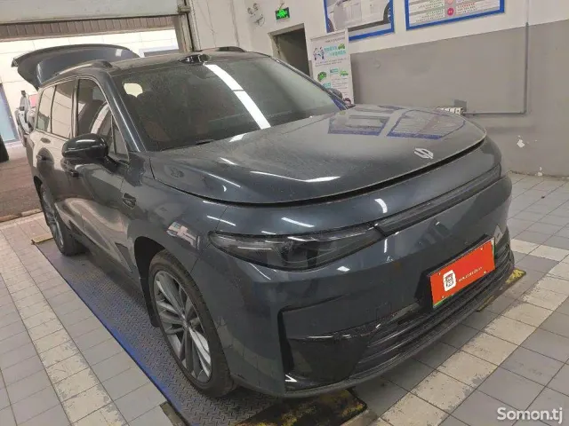 Li Auto (Lixiang) L9 2026 · AT