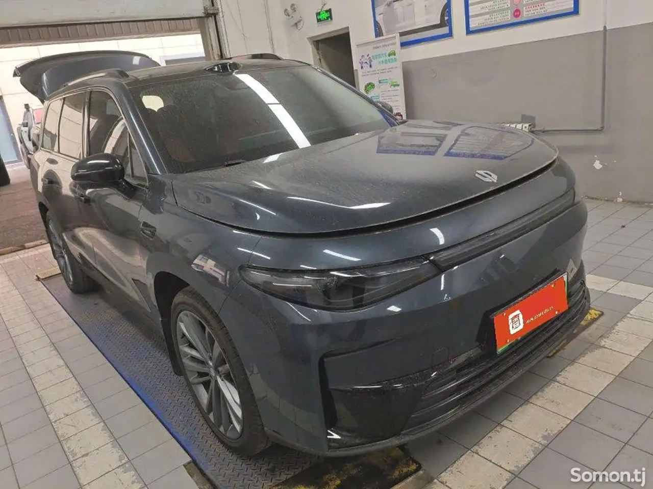 Li Auto (Lixiang) L9 2026 · AT