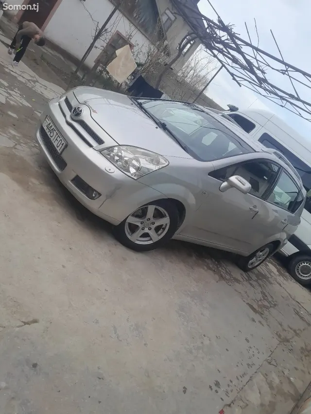 Toyota Avensis Verso 2006 · 1.8 MT