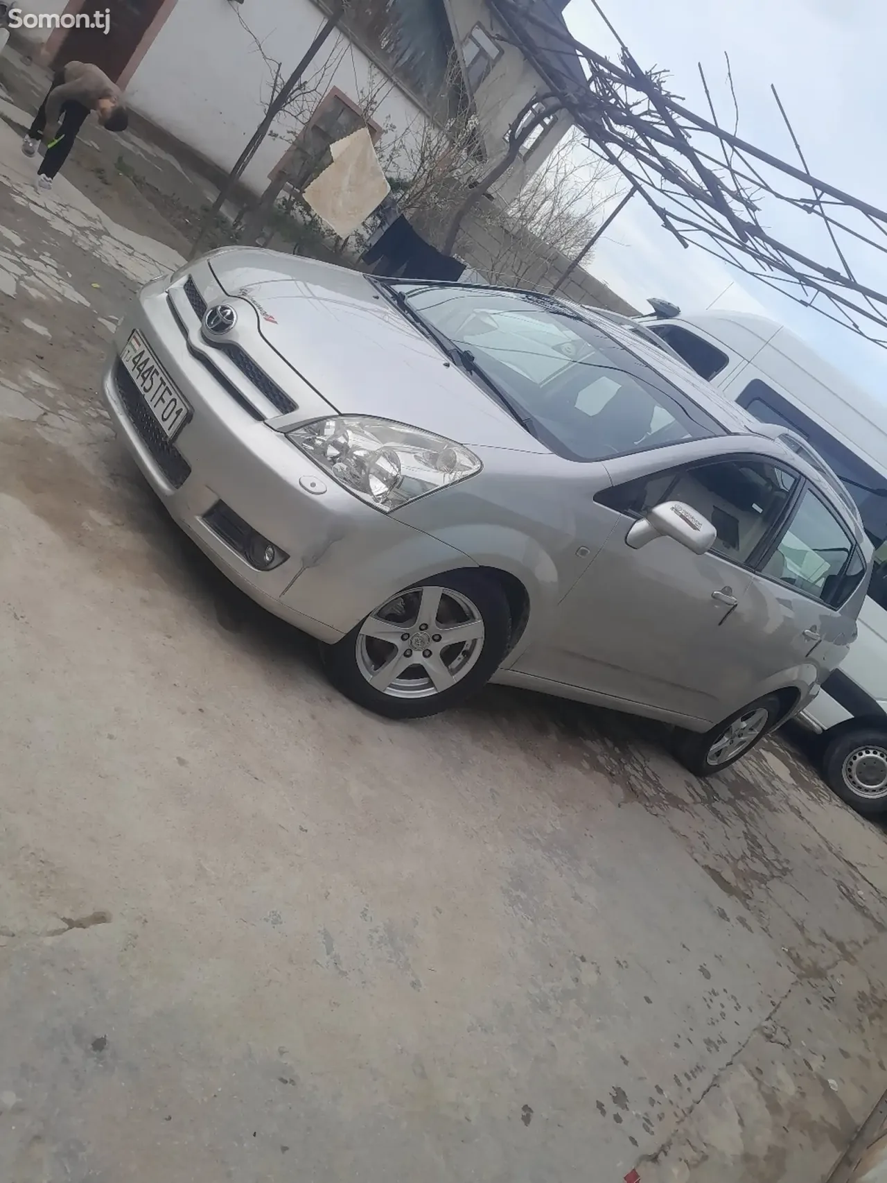 Toyota Avensis Verso 2006 · 1.8 MT