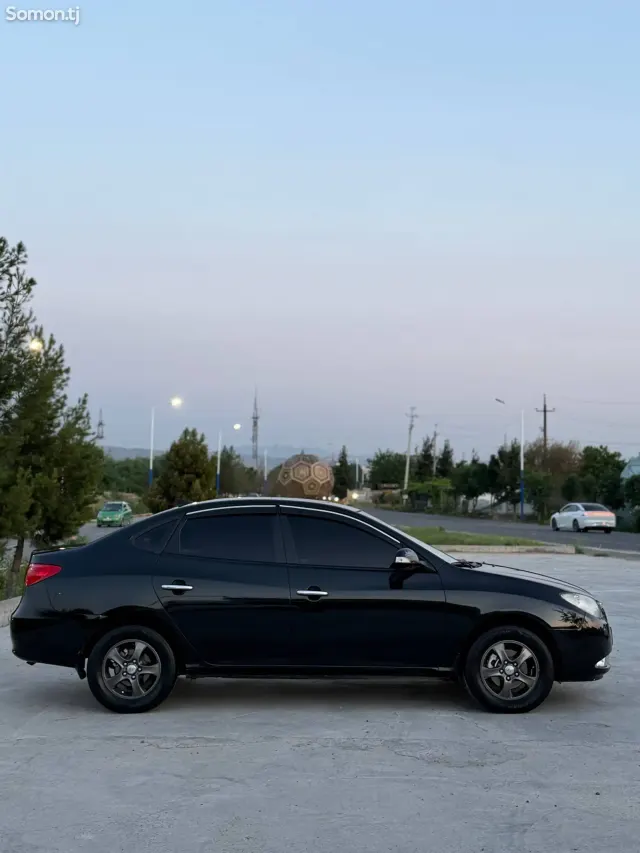 Hyundai Avante 2010 · 1.6 AT