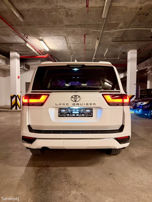 Toyota Land Cruiser 2026 · 3.5 AT