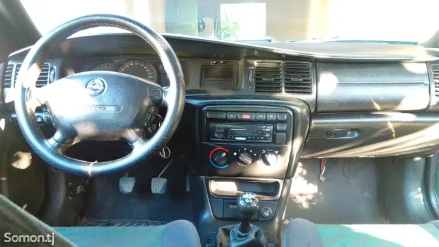 Opel Vectra B 1997 · 1.6 MT