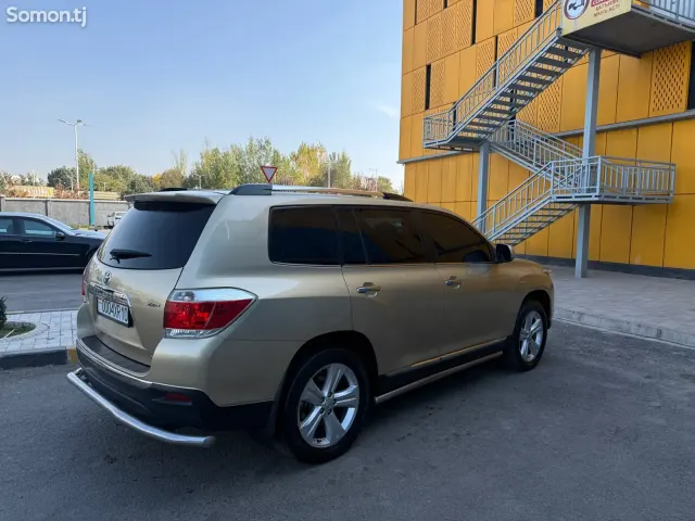 Toyota Highlander 2012 · 3.5 AT