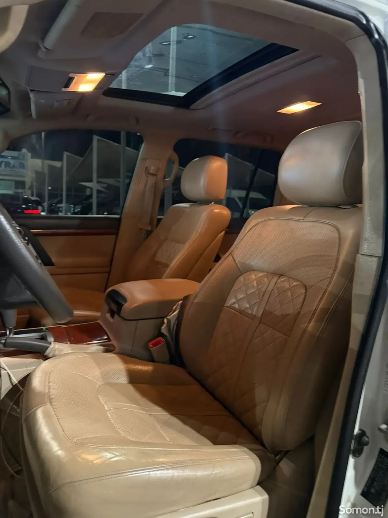Toyota Land Cruiser 2014 · 4.6 AT