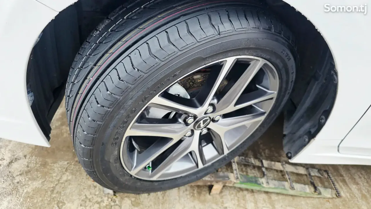 Lexus CT series 2014 · 2.0 CVT