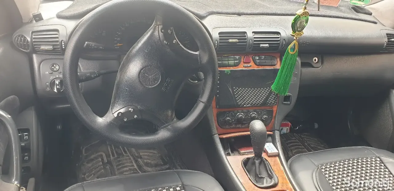 Mercedes-Benz C class 2002 · 2.4 MT