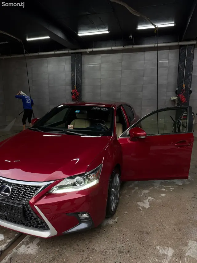 Lexus CT series 2014 · 2.0 AT