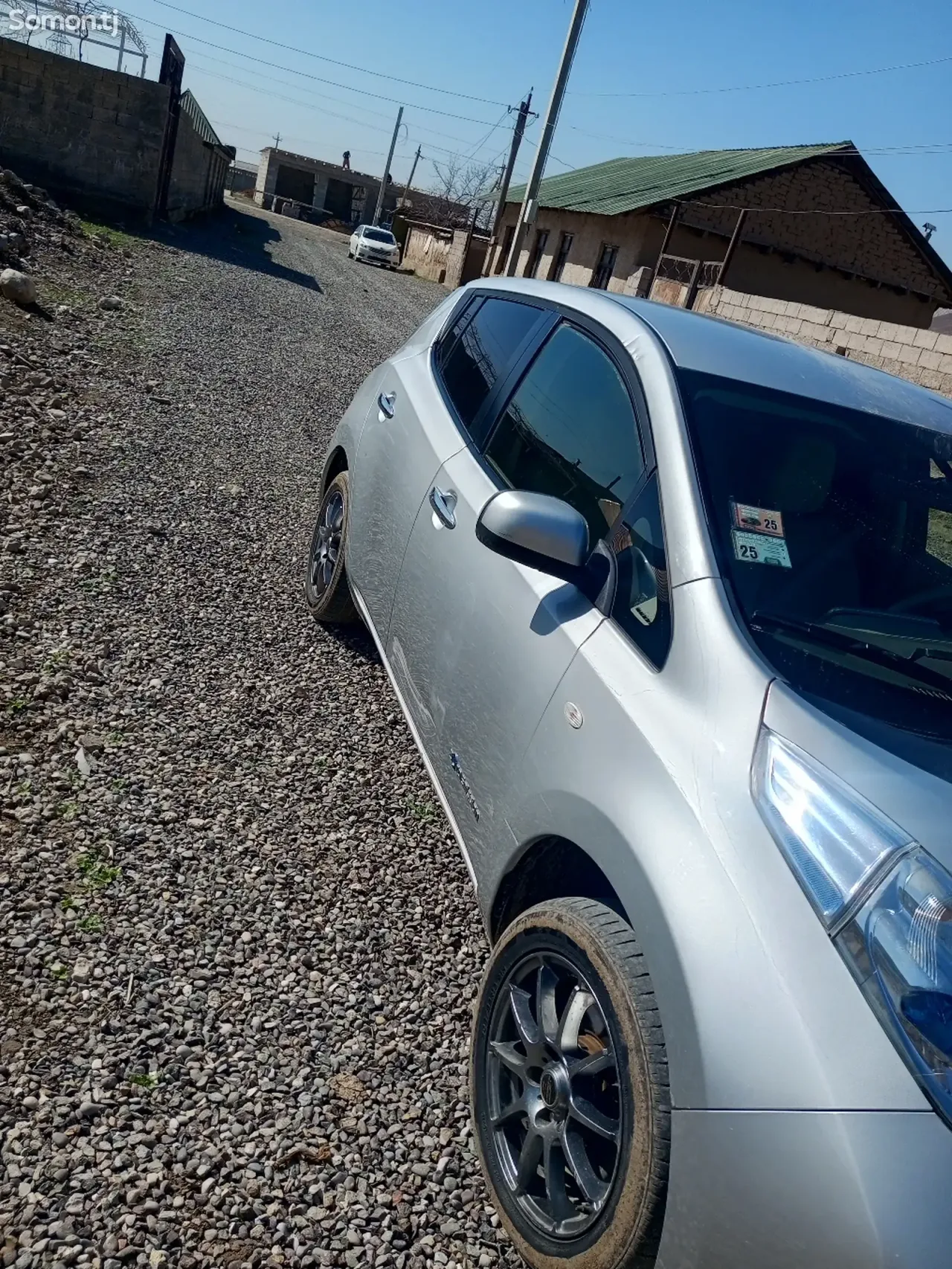 Nissan Leaf 2011 · AMT