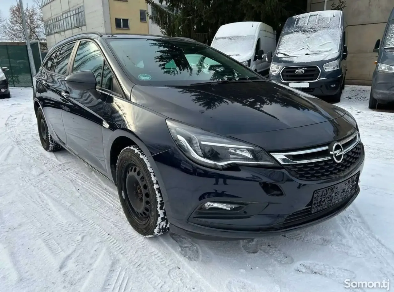 Opel Astra K 2019 · 1.0 MT