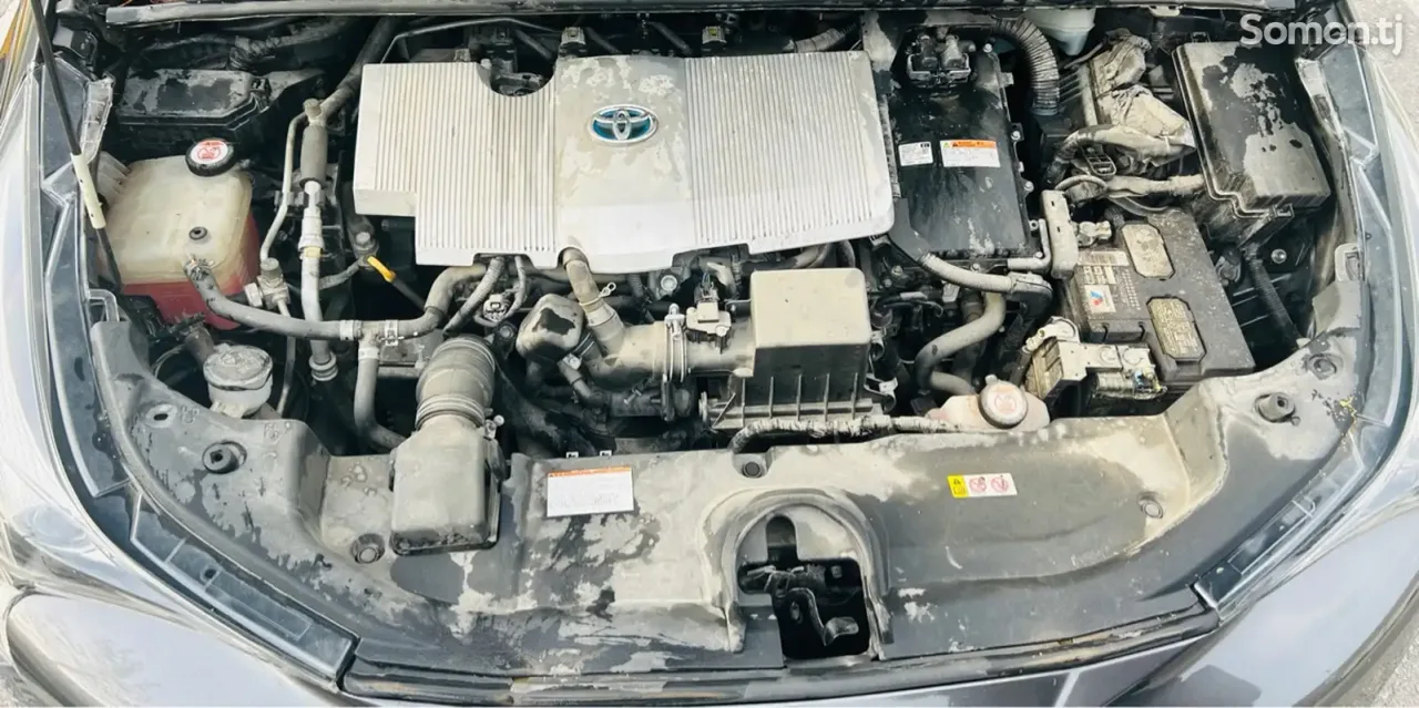 Toyota Prius 2016 · 1.8 AT