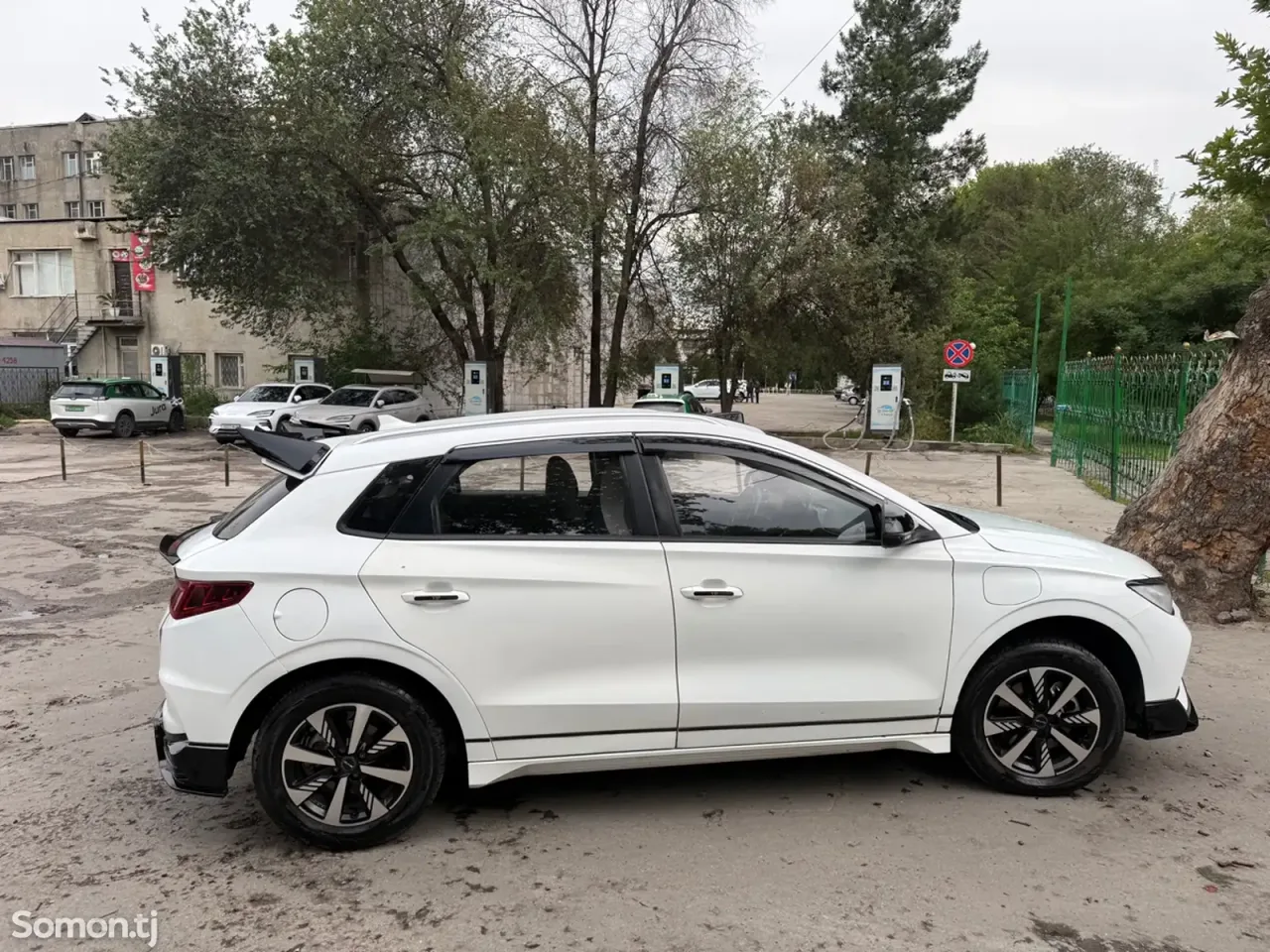 BYD E2 2024 · AT